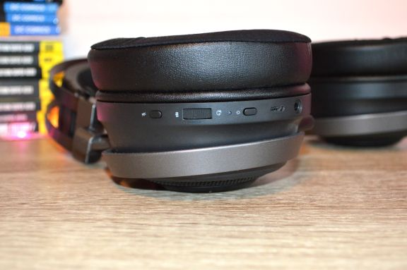 Razer Nari Ultimate wireless gaming headset